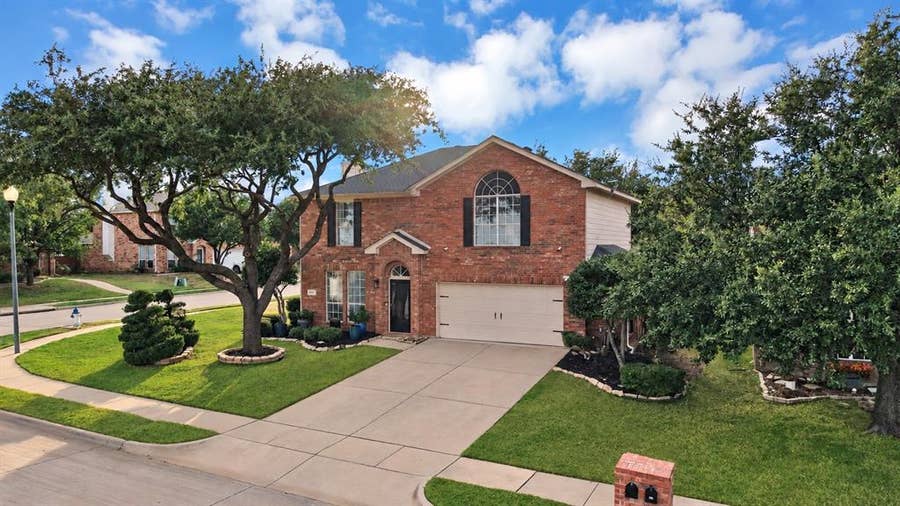 Property photo for 101 Reatta Drive, Justin, TX