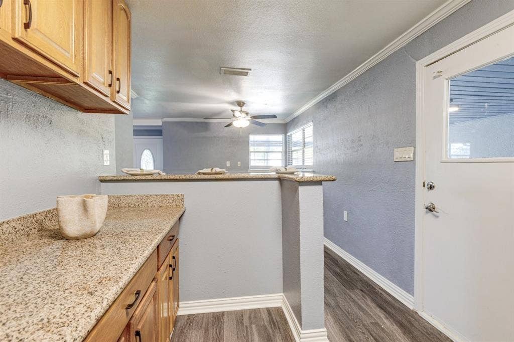 1812 Del Rancho Drive, Irving, TX 75061