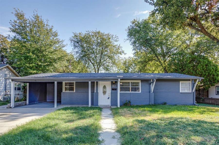 Property photo for 1812 Del Rancho Drive, Irving, TX