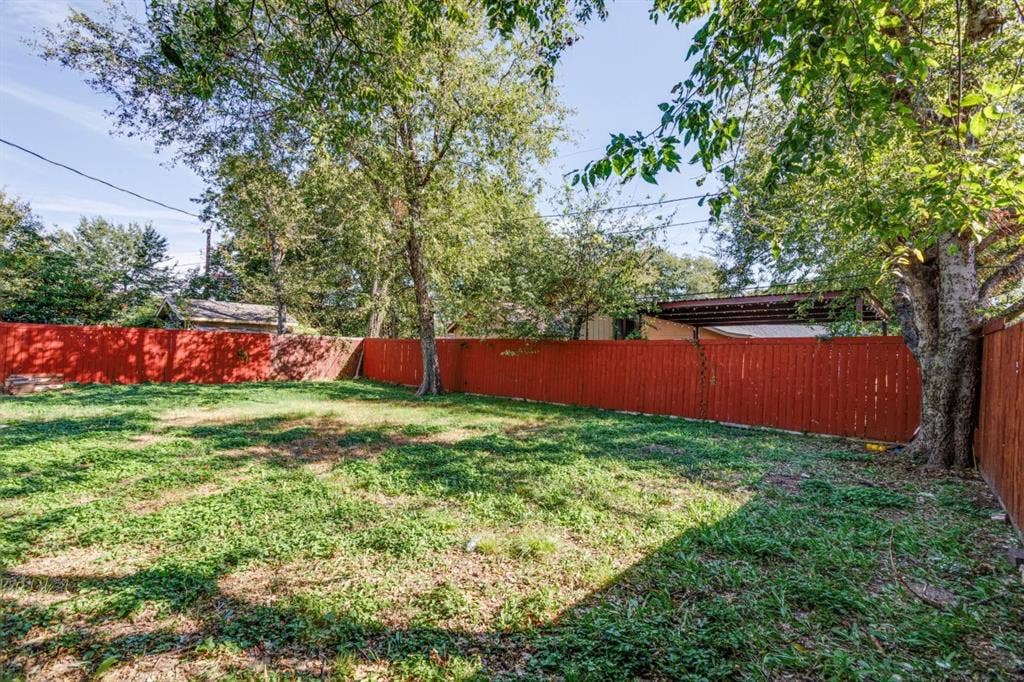 1812 Del Rancho Drive, Irving, TX 75061
