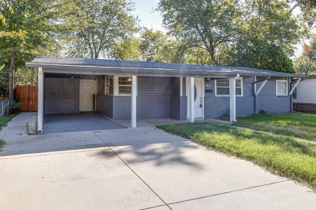 1812 Del Rancho Drive, Irving, TX 75061