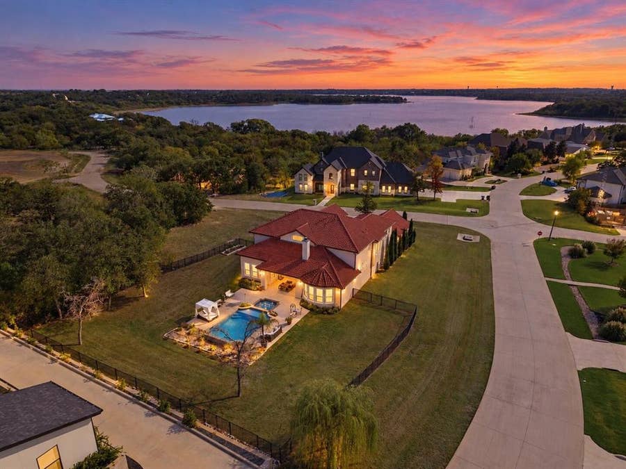 Property photo for 2501 Oak Bluff Drive, Corinth, TX