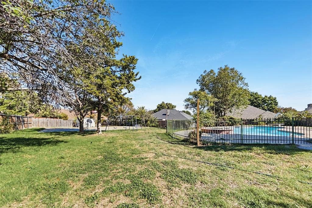 612 N Silver Creek Circle, DeSoto, TX 75115 612 N Silver Creek Circle, DeSoto, TX 75115