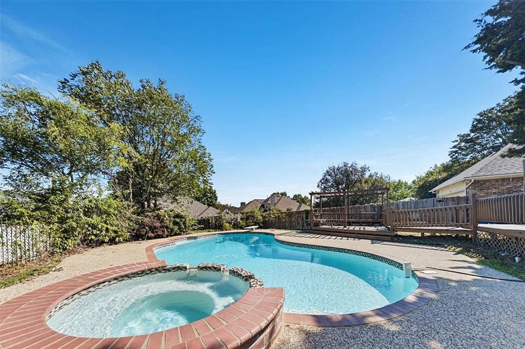 612 N Silver Creek Circle, DeSoto, TX 75115 612 N Silver Creek Circle, DeSoto, TX 75115