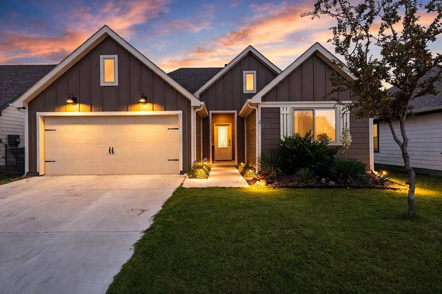 Property photo for 13121 S Haven Way, Providence Village, TX