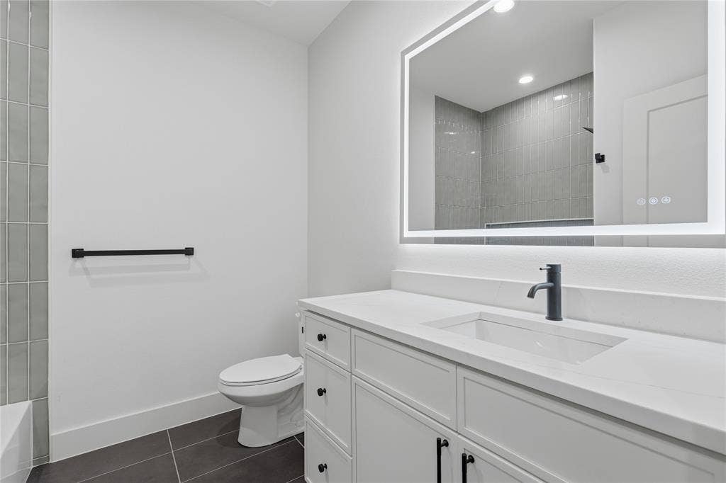 3427 & 3429 Detonte Street, Dallas, TX 75223