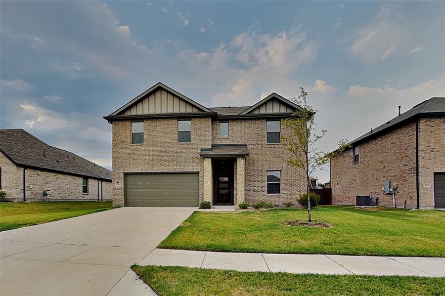 Property photo for 545 Meadow Run Drive, Van Alstyne, TX
