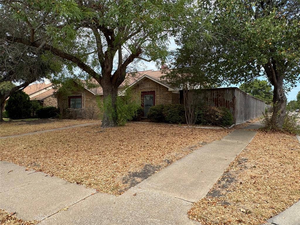 1325 Crestview Drive, Allen, TX 75002