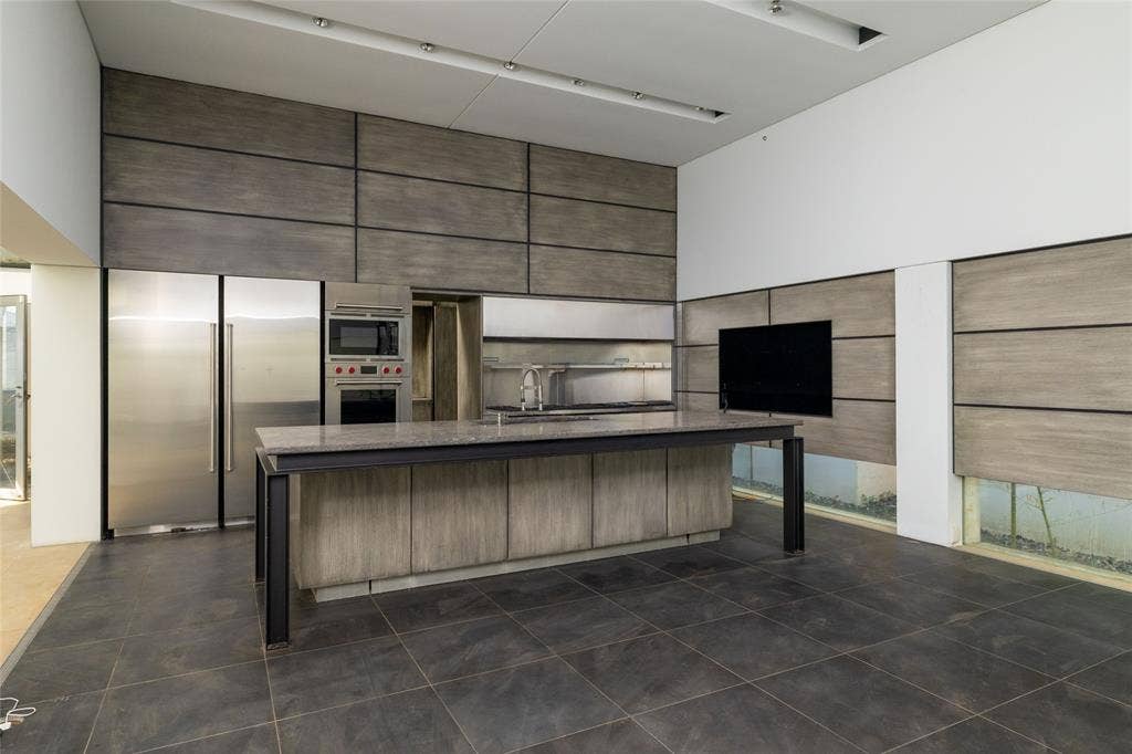 14888 Lake Forest Drive, Addison, TX 75254 14888 Lake Forest Drive, Addison, TX 75254