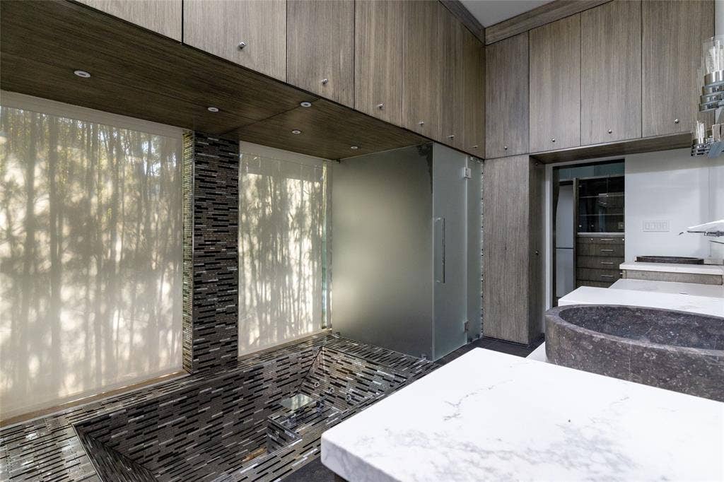 14888 Lake Forest Drive, Addison, TX 75254 14888 Lake Forest Drive, Addison, TX 75254