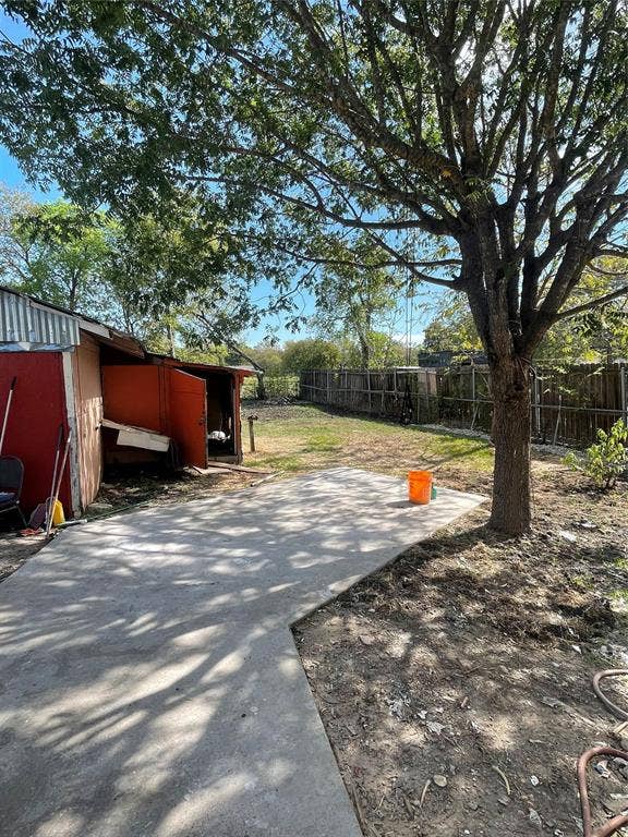 816 Carbona Drive, Dallas, TX 75217