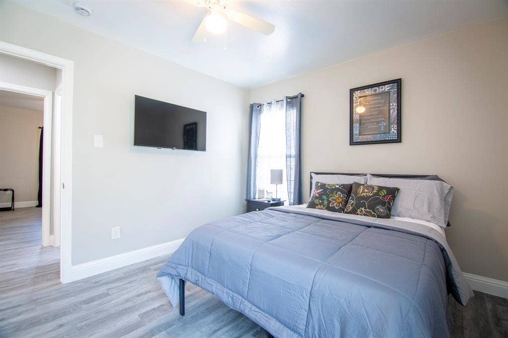5109 Bourquin Street, Dallas, TX 75210