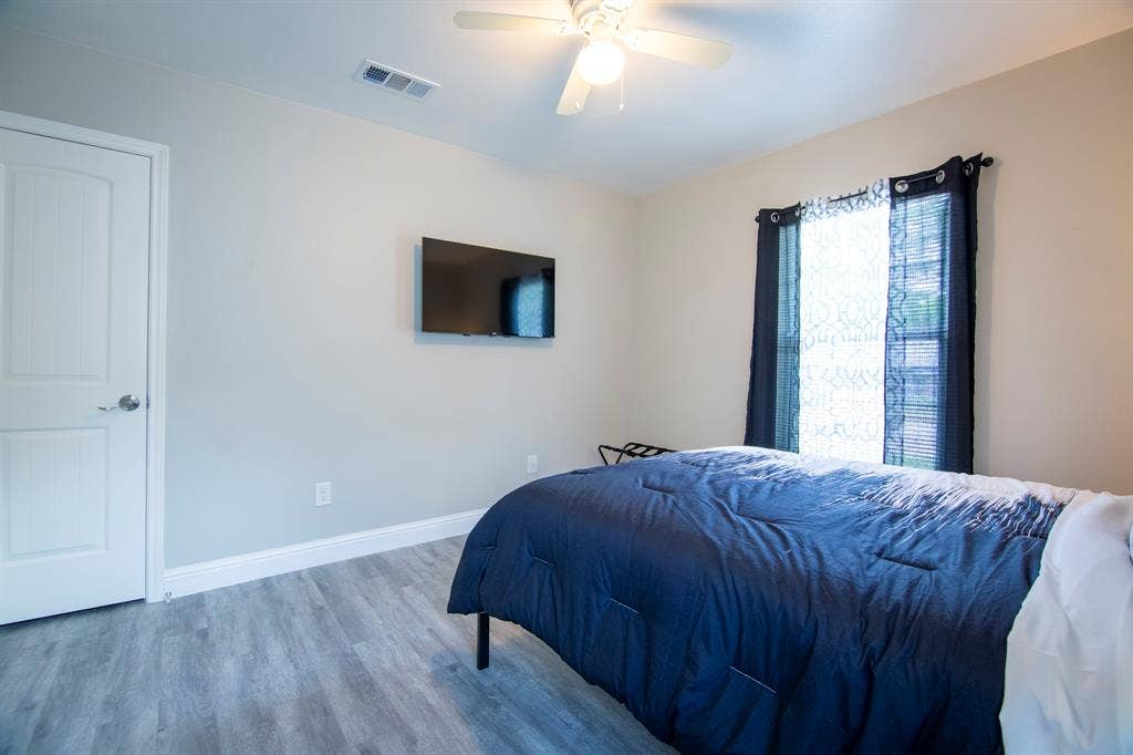 5109 Bourquin Street, Dallas, TX 75210