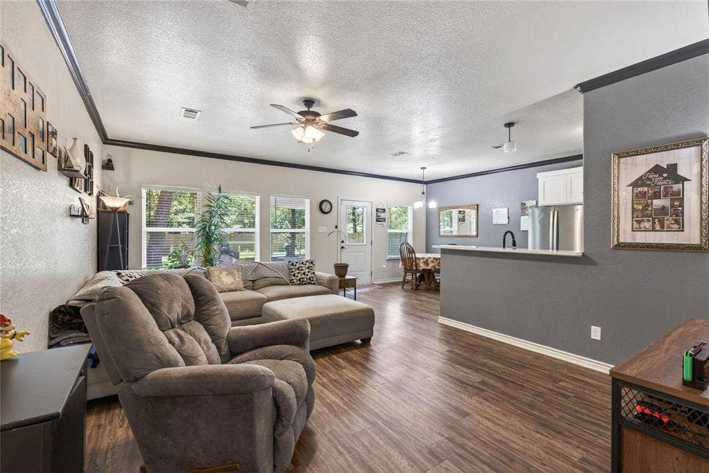 106 Paseo Patricia, Gun Barrel City, TX 75156