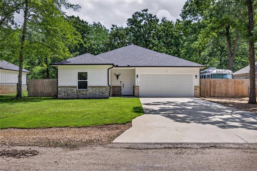 Property photo for 106 Paseo Patricia, Gun Barrel City, TX