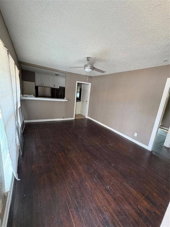 1223 Small Street, Grand Prairie, TX 75050 Left side from front door