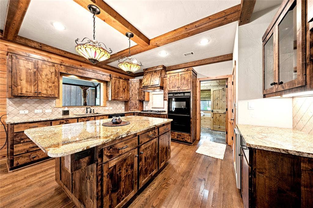 8726 Toler Pointe, Larue, TX 75770 8726 Toler Pointe, Larue, TX 75770