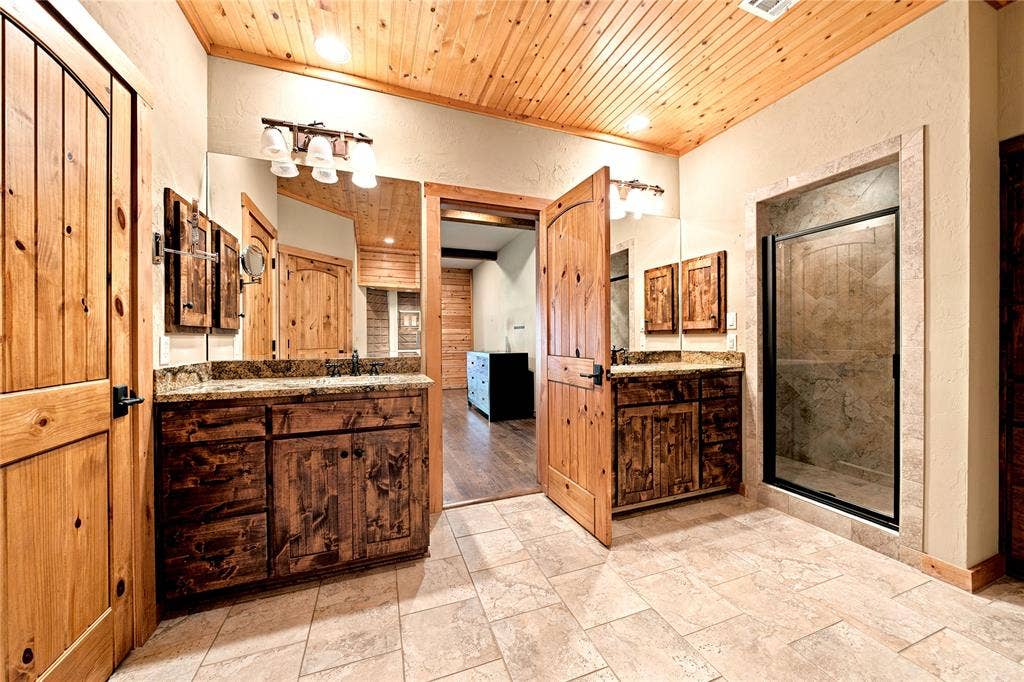 8726 Toler Pointe, Larue, TX 75770 8726 Toler Pointe, Larue, TX 75770