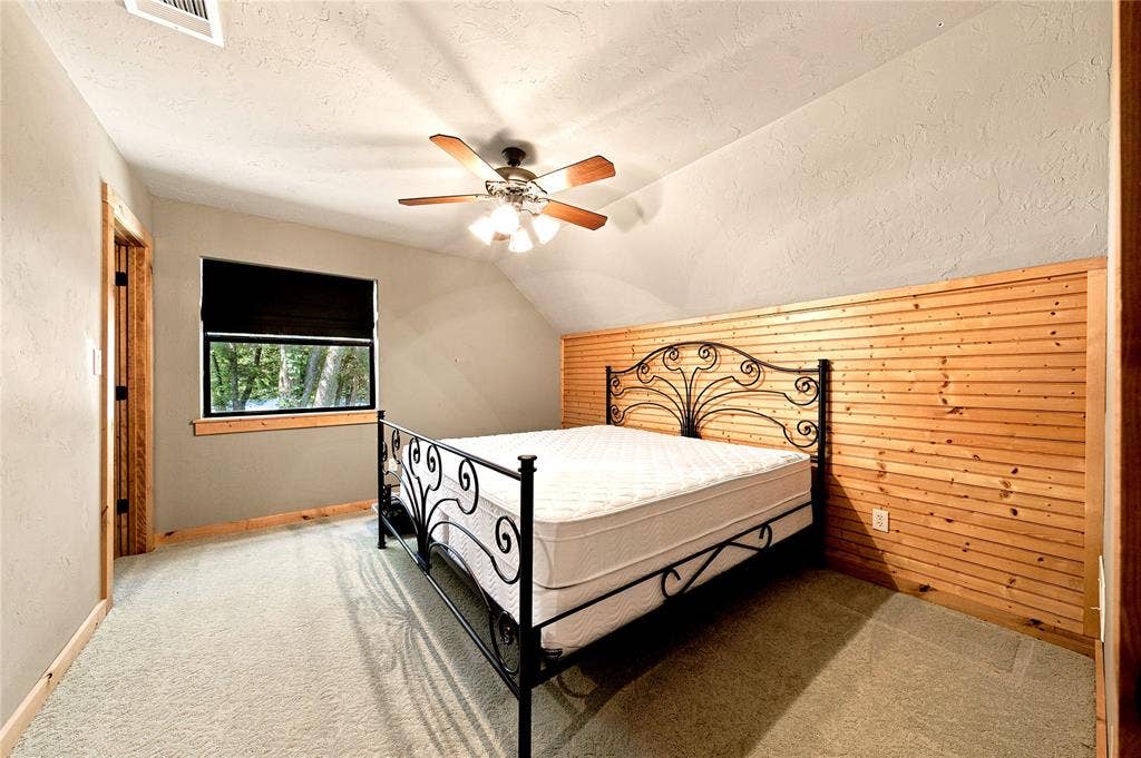 8726 Toler Pointe, Larue, TX 75770 Upstairs