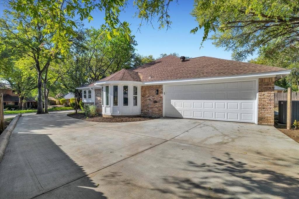 3620 Dahlia Drive, Grand Prairie, TX 75052