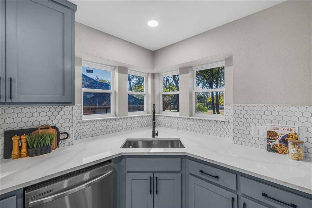 3620 Dahlia Drive, Grand Prairie, TX 75052