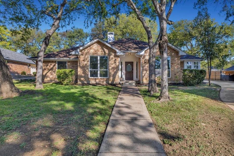 Property photo for 3620 Dahlia Drive, Grand Prairie, TX