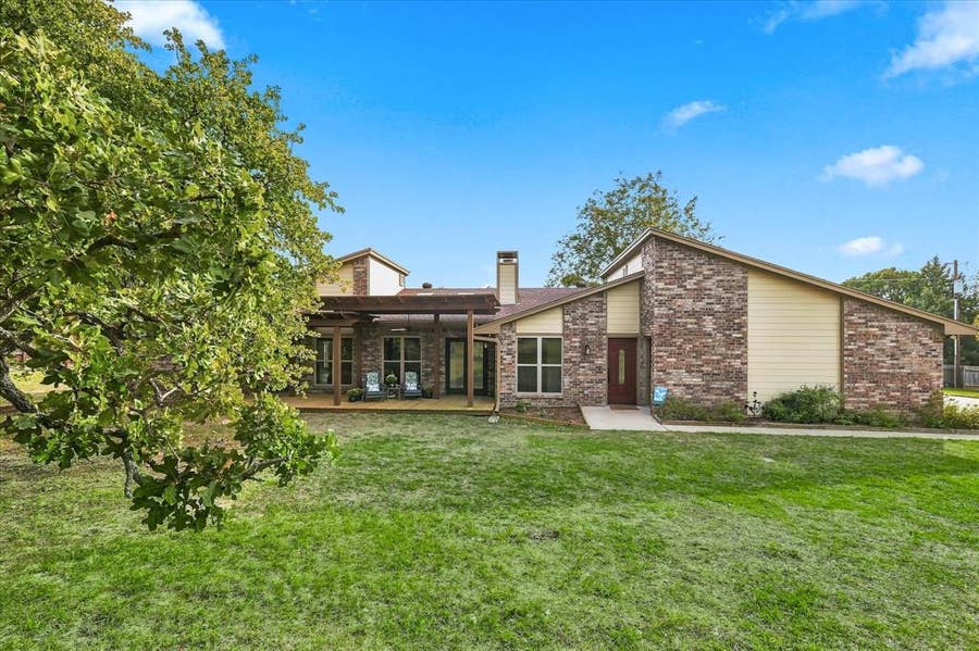 Property photo for 805 W Woodglen Drive, Copper Canyon, TX