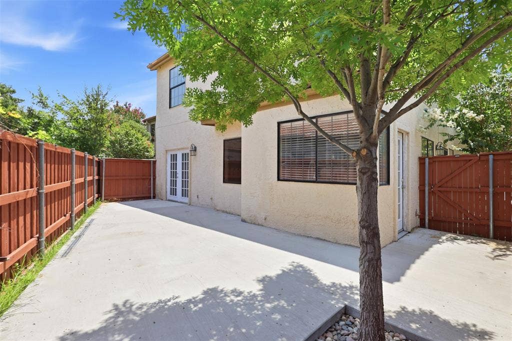608 Fiesta Circle, Irving, TX 75063