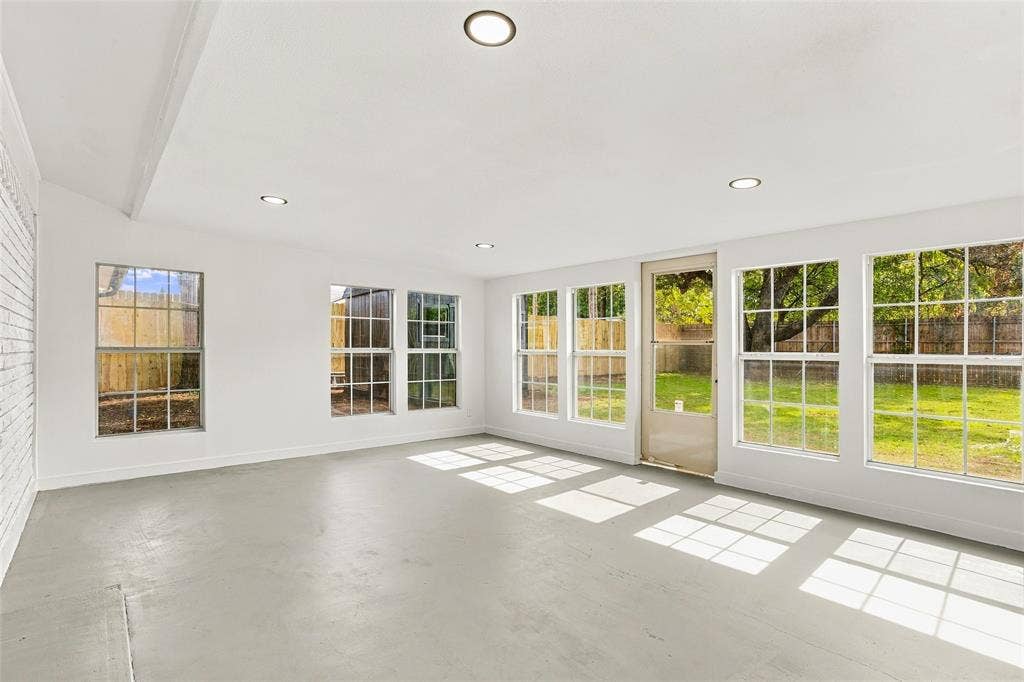 1504 Mosley Drive, Irving, TX 75060 1504 Mosley Drive, Irving, TX 75060