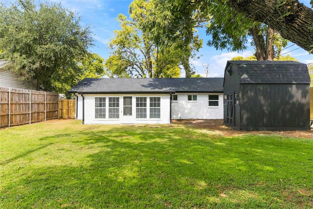 1504 Mosley Drive, Irving, TX 75060 1504 Mosley Drive, Irving, TX 75060