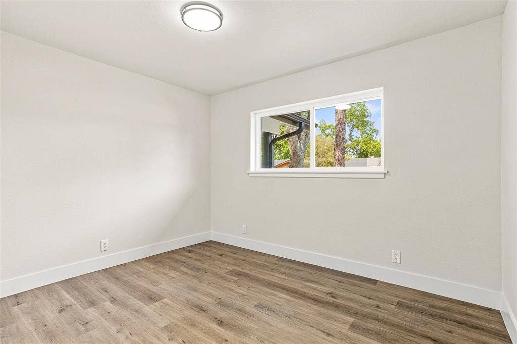 1504 Mosley Drive, Irving, TX 75060 1504 Mosley Drive, Irving, TX 75060