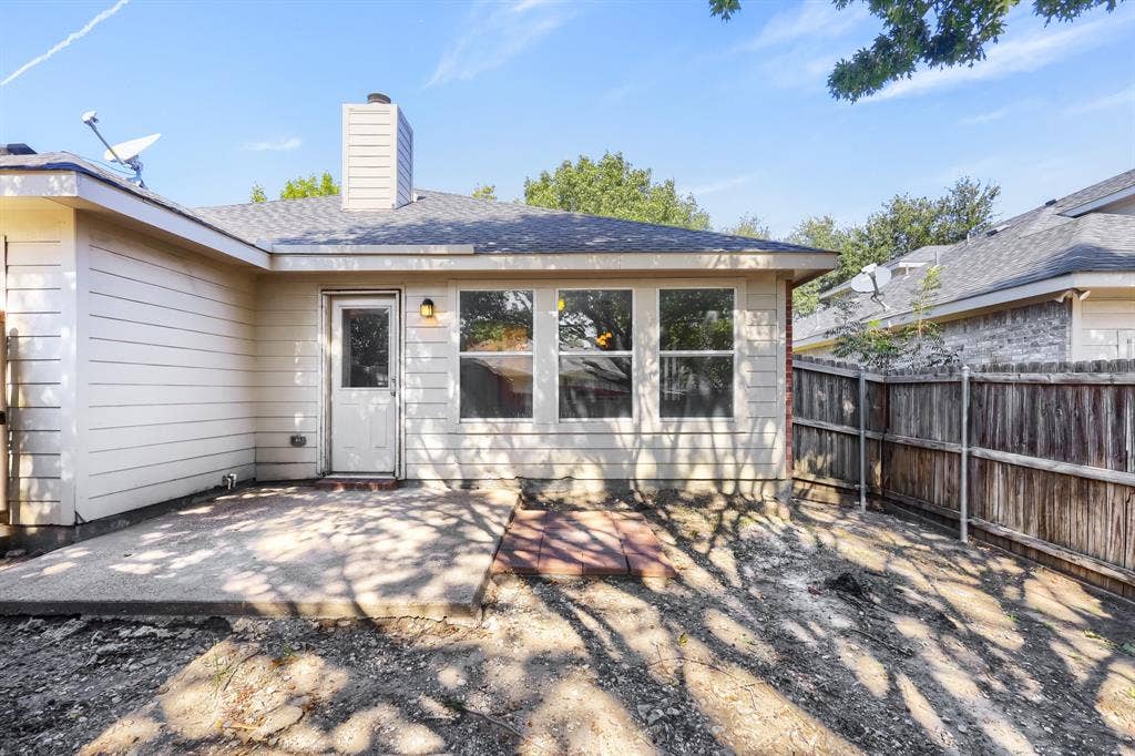 2830 Gospel Drive, Dallas, TX 75237