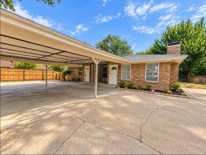 Property photo for 2705 Petersburg Drive, Arlington, TX