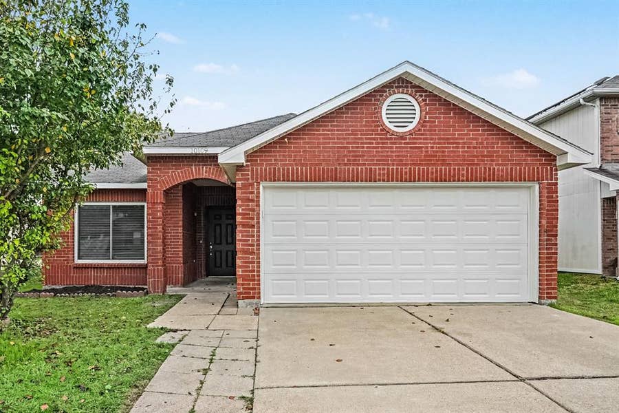 Property photo for 10109 Chapel Glen Terrace, Fort Worth, TX