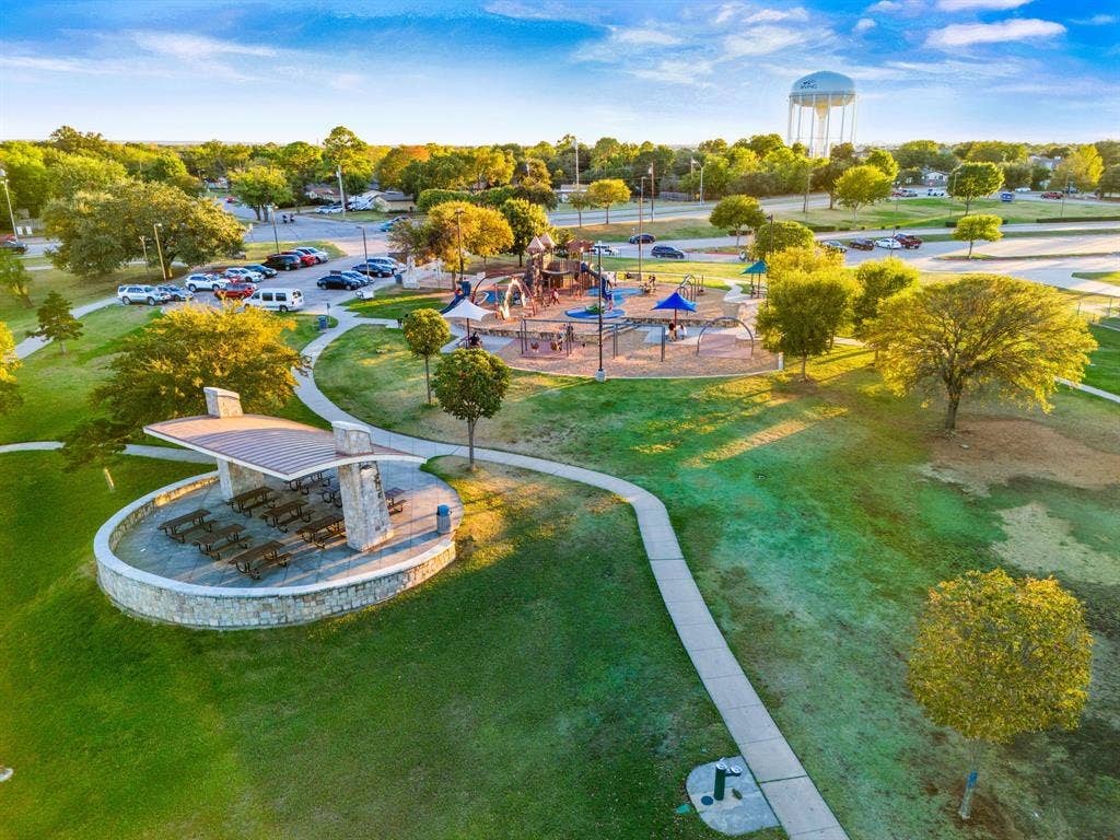 2625 Encina Drive, #4, Irving, TX 75038 2625 Encina Drive, #4, Irving, TX 75038