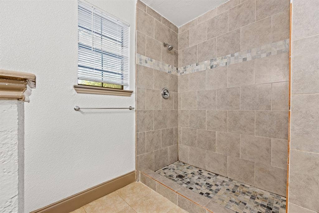 2625 Encina Drive, #4, Irving, TX 75038 2625 Encina Drive, #4, Irving, TX 75038