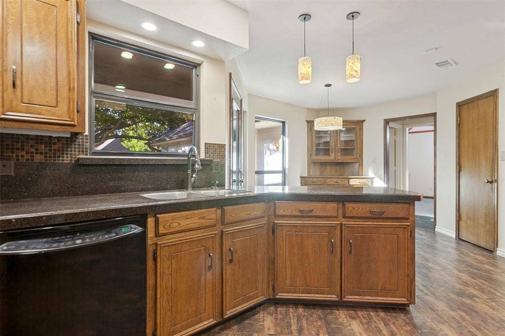 2306 Blackberry Drive, Richardson, TX 75082 2306 Blackberry Drive, Richardson, TX 75082