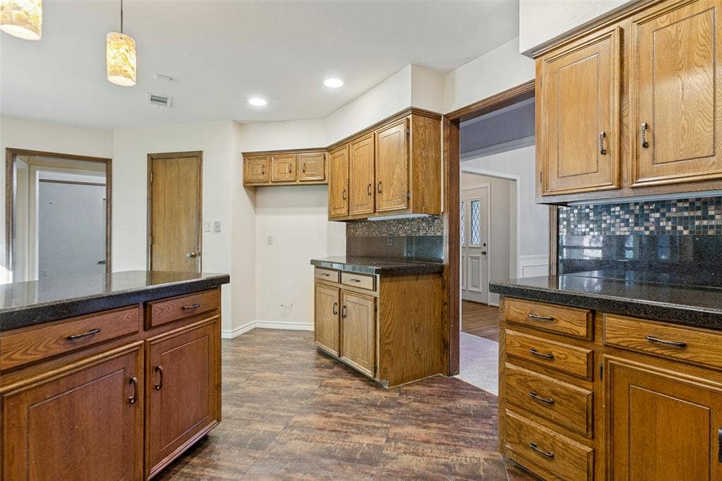 2306 Blackberry Drive, Richardson, TX 75082 2306 Blackberry Drive, Richardson, TX 75082