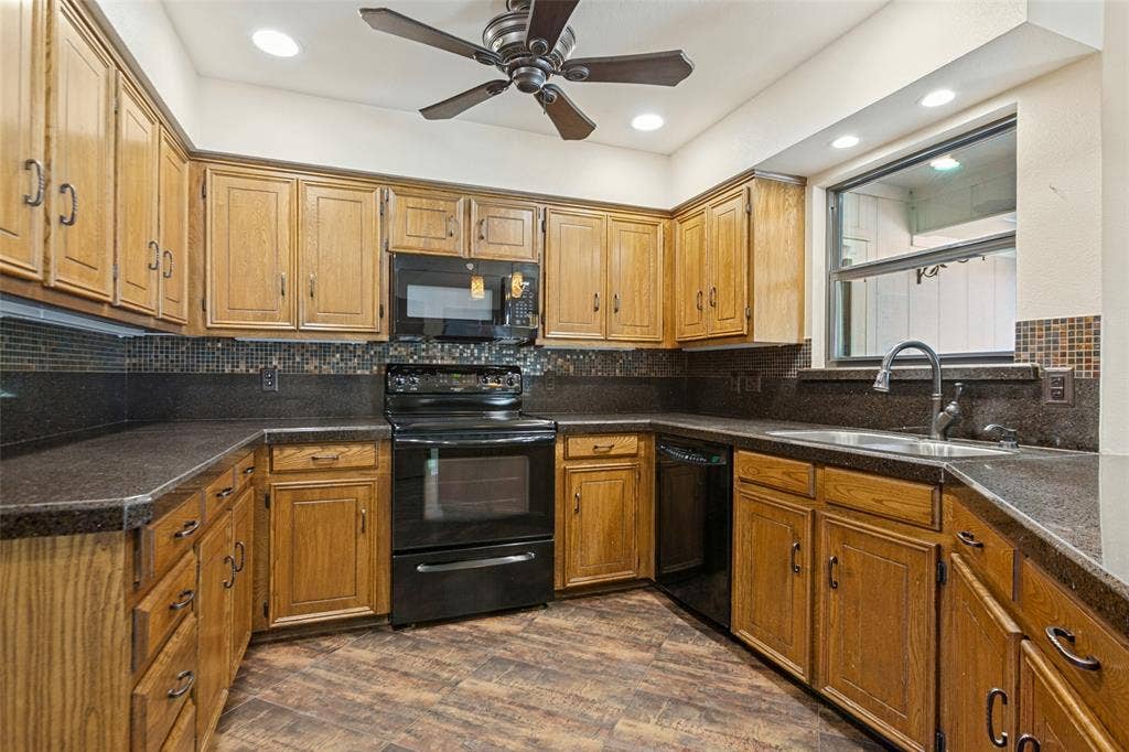 2306 Blackberry Drive, Richardson, TX 75082 2306 Blackberry Drive, Richardson, TX 75082