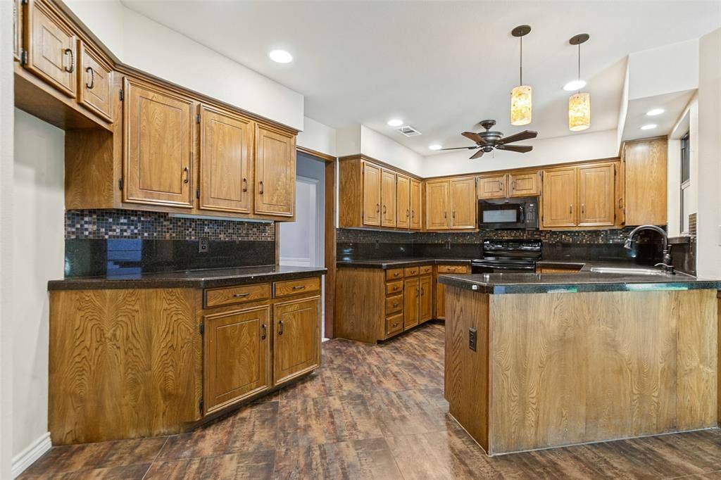 2306 Blackberry Drive, Richardson, TX 75082 2306 Blackberry Drive, Richardson, TX 75082