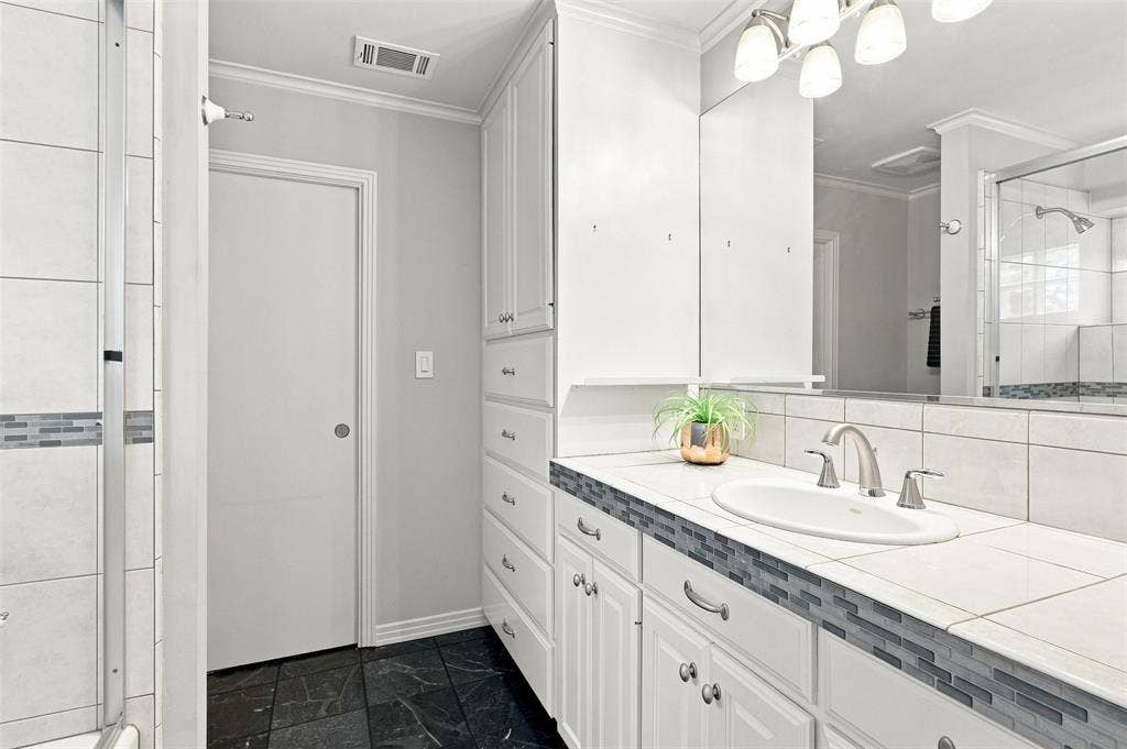 4329 Taos Road, Dallas, TX 75209 4329 Taos Road, Dallas, TX 75209