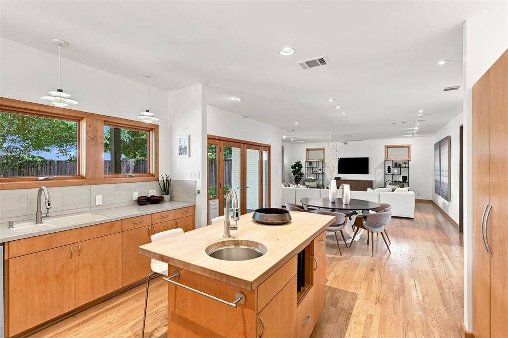 4329 Taos Road, Dallas, TX 75209 4329 Taos Road, Dallas, TX 75209