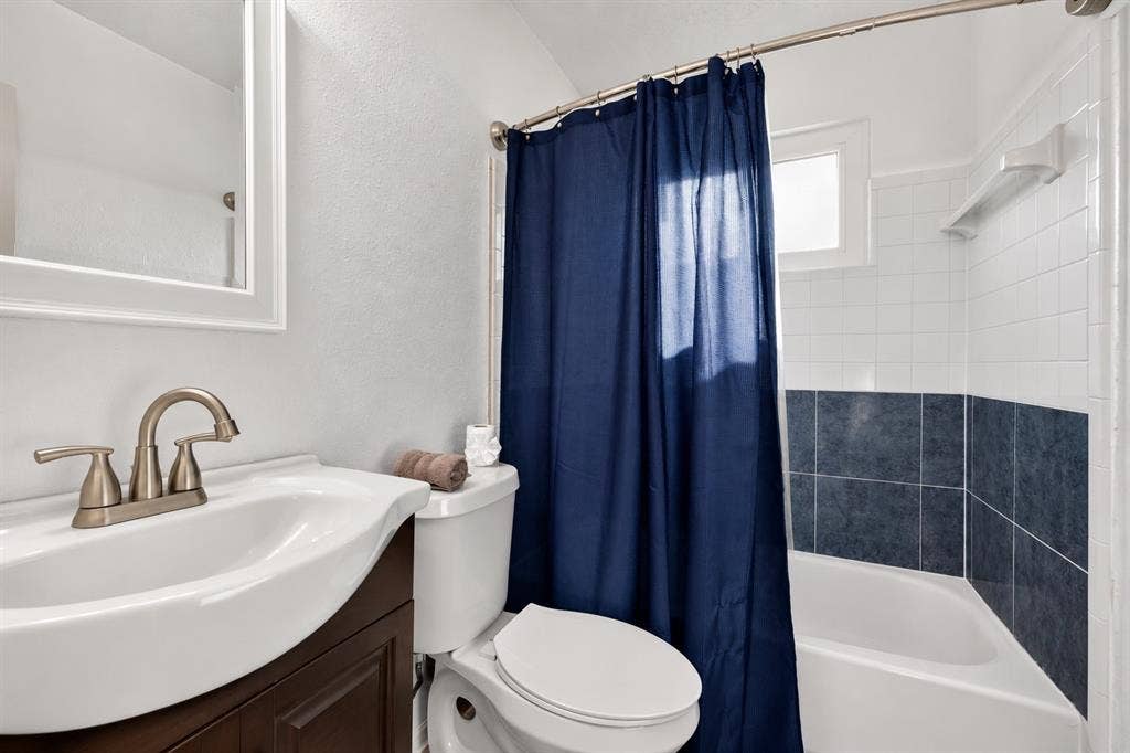 850 Frances Drive, Grand Prairie, TX 75052