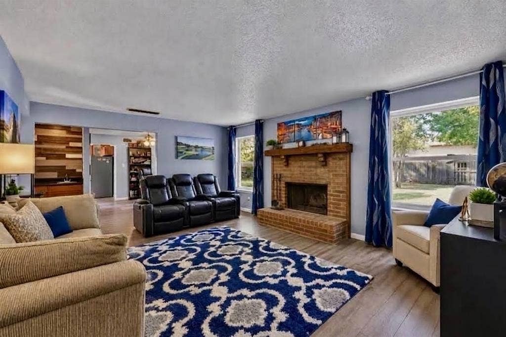 850 Frances Drive, Grand Prairie, TX 75052
