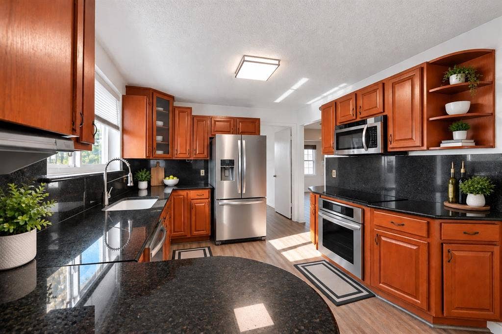 850 Frances Drive, Grand Prairie, TX 75052