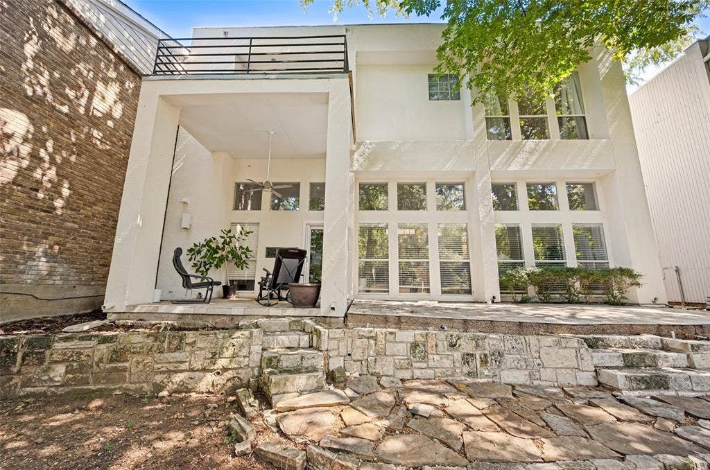9123 Chapel Valley Road, Dallas, TX 75220