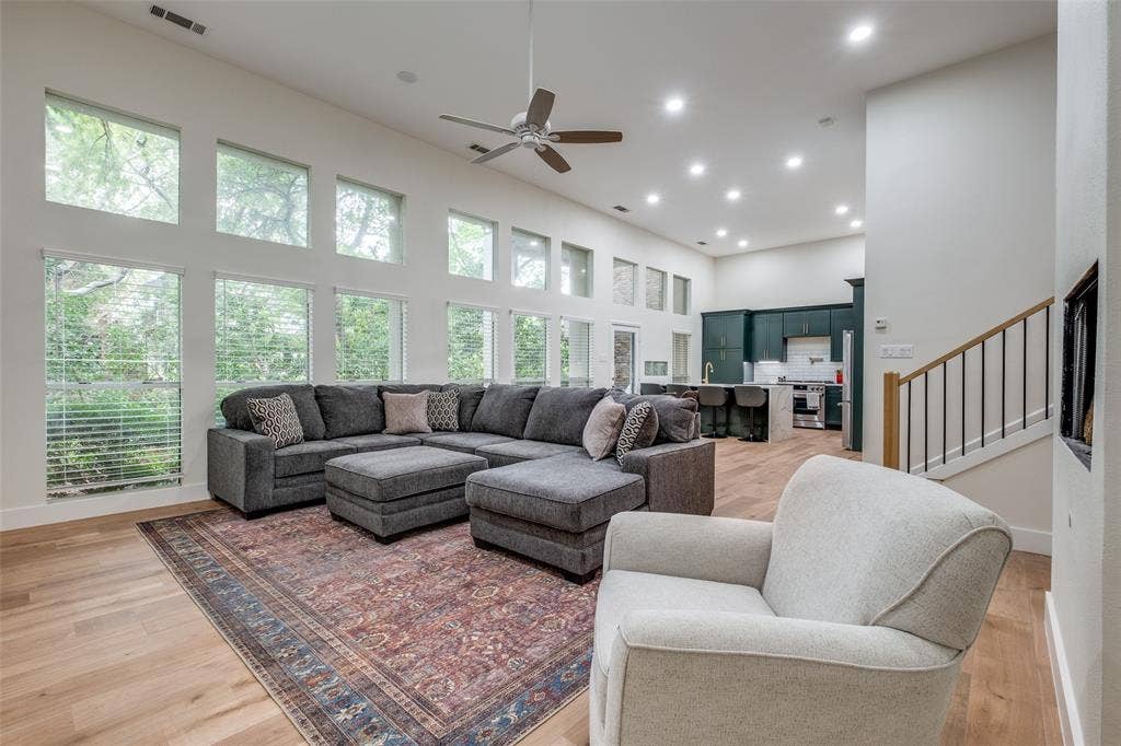 9123 Chapel Valley Road, Dallas, TX 75220