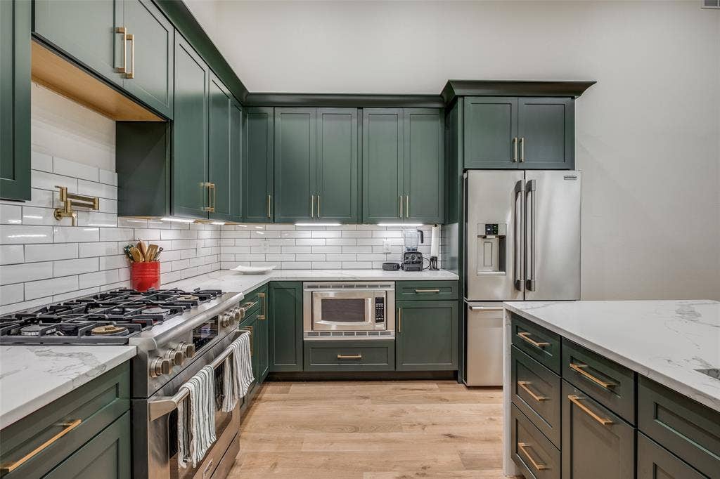 9123 Chapel Valley Road, Dallas, TX 75220