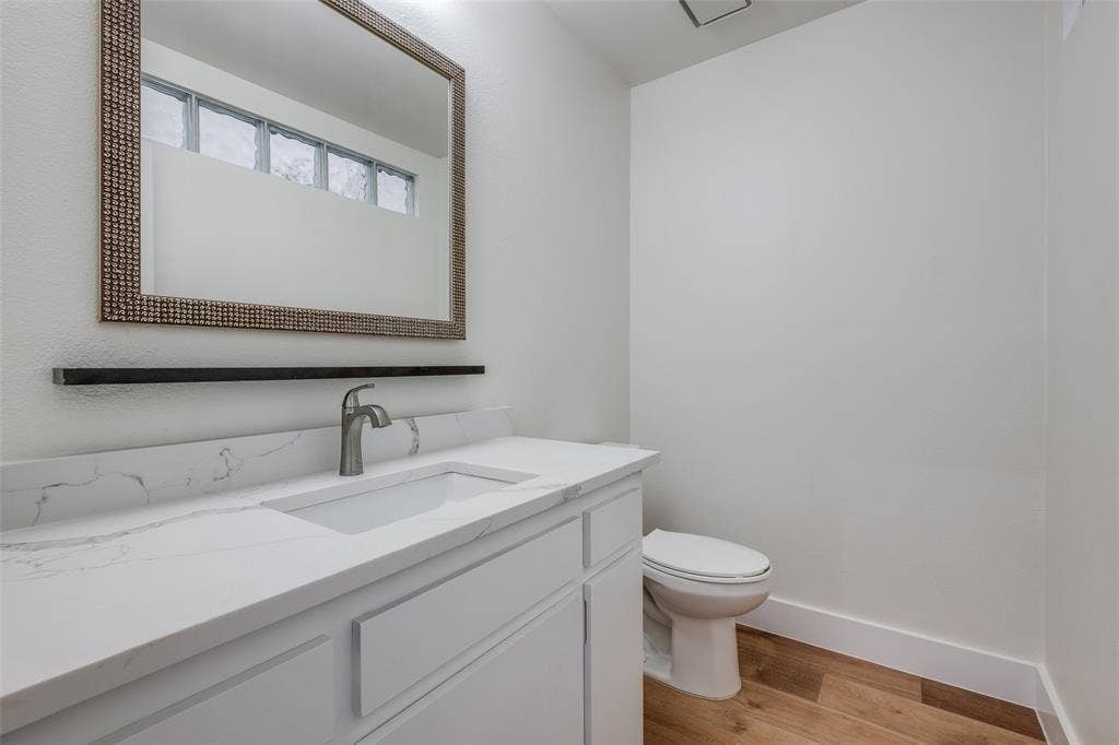 9123 Chapel Valley Road, Dallas, TX 75220