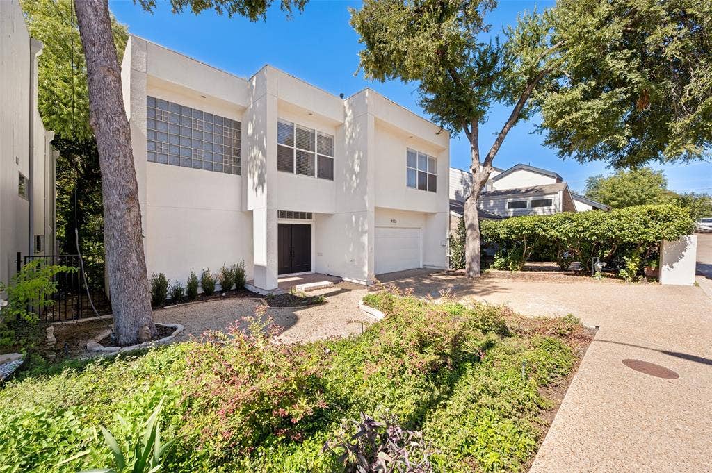 9123 Chapel Valley Road, Dallas, TX 75220